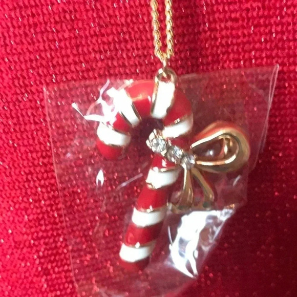 IN STUDIO WO SZ 2X RED METALLIC SWEATER & CHRISTMAS ACCENT NECKLACE - Picture 4 of 11